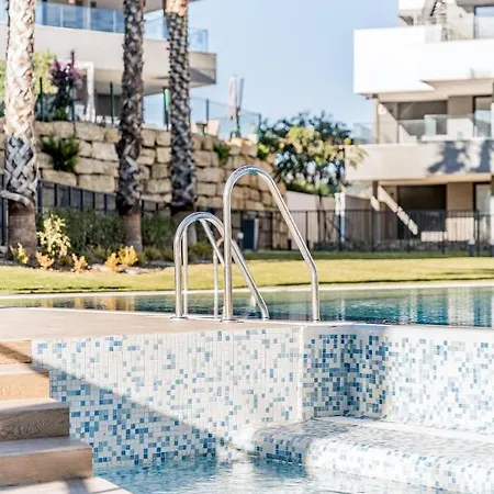 Penthouse With 3 Bedrooms * אסטפונה
